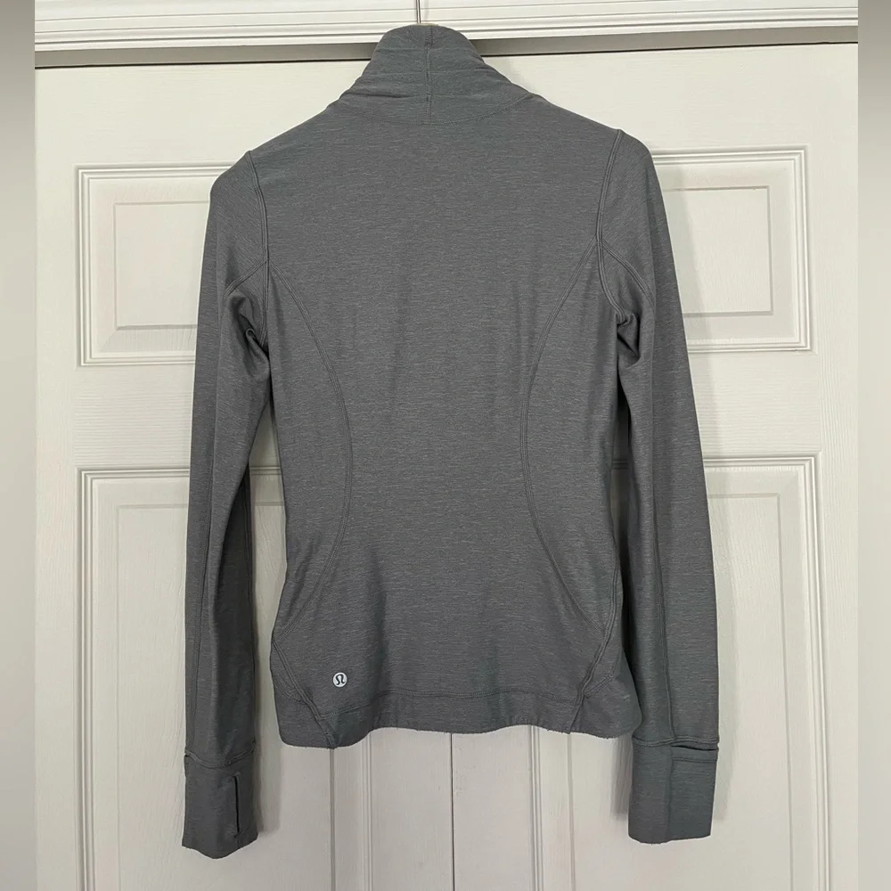 {Lululemon} Precision Jacket in Heathered Battleship - Women's 6